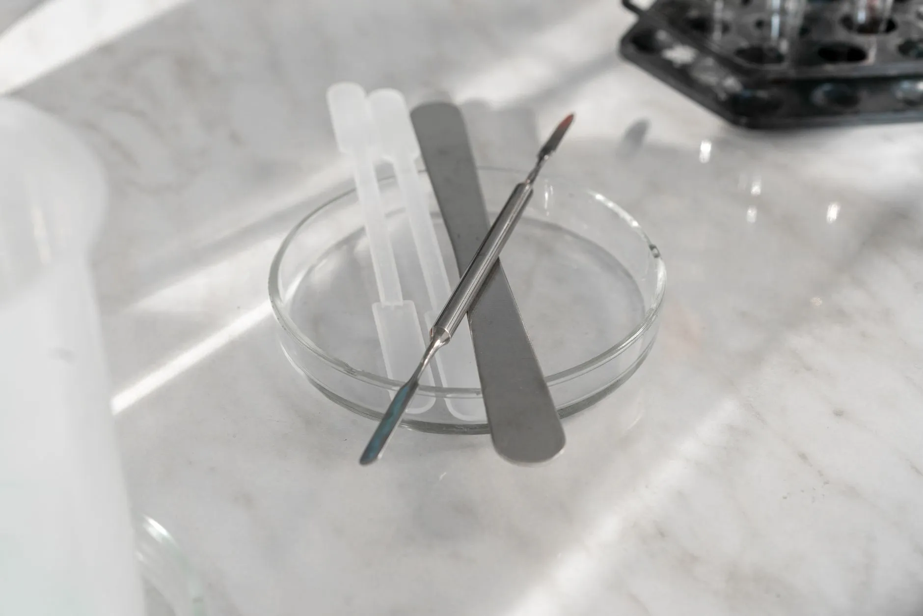 医用铅板与铅玻璃在射线防护工程中的选材要点